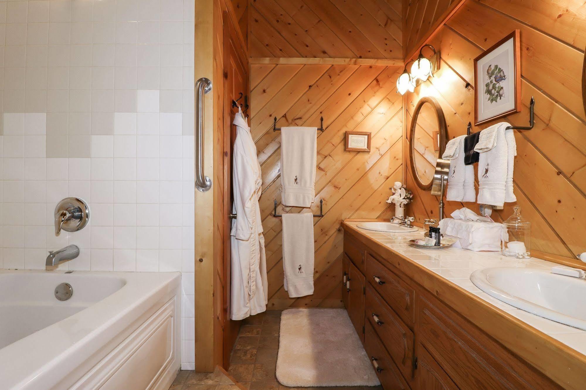 The Inn At Fawnskin Extérieur photo